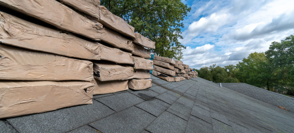 How many bundles of shingles do I need for a 20×20 roof?