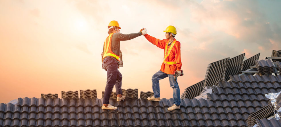 What qualities should a roofer have?